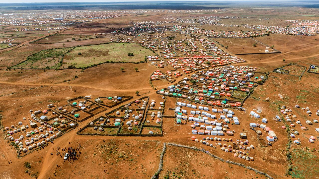 An unprecedented fourth failed rainy season has forced Somalia into a climate emergency. Kaam Jiroon displacement camp in Baidoa, Somalia is one of hundreds hosting families who have fled rural areas in Somalia’s south in search of humanitarian assistance. ©Abdulkadir Mohamed/NRC