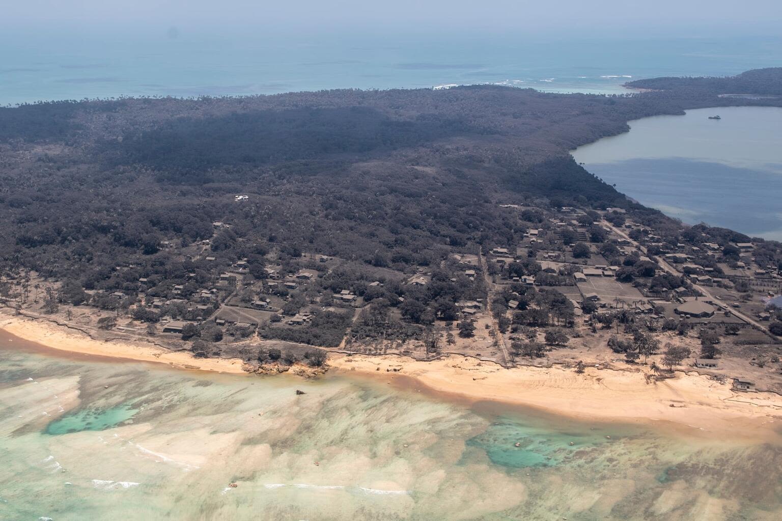 A devastating tsunami hit Tonga within minutes of the Hunga-Tonga-Hunga-Ha'apai underwater volcano eruption. ©UNICEF/UN0580081/Royal New Zealand Air Force